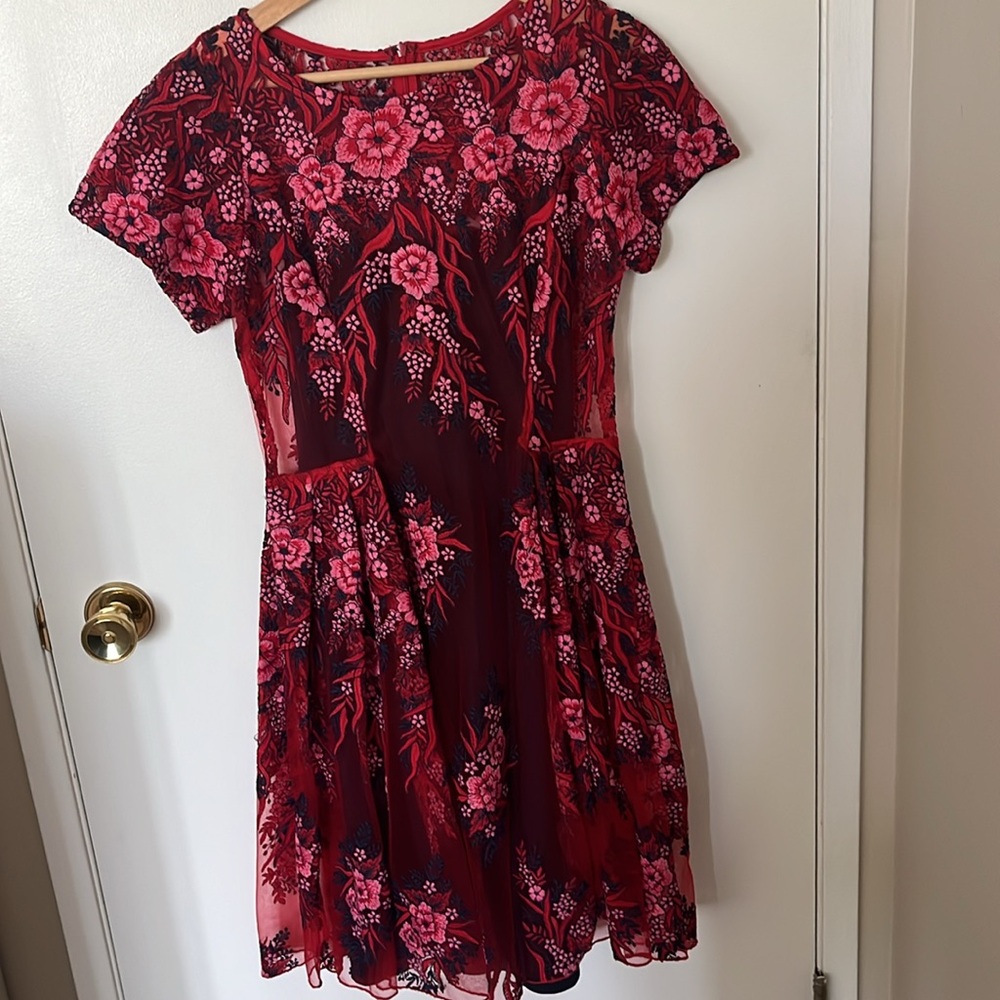 Red Floral A-Line Eva Franco Short Sleeve Dress